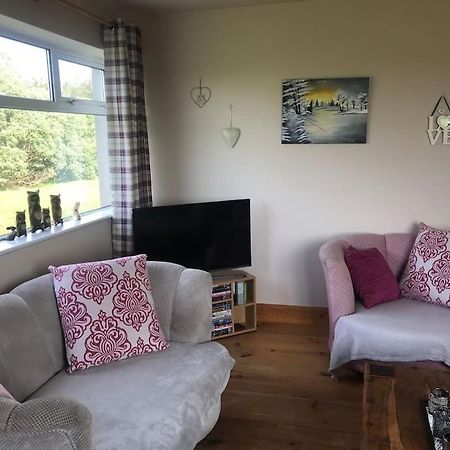 Rosie'S Pad Louisburgh Exterior foto