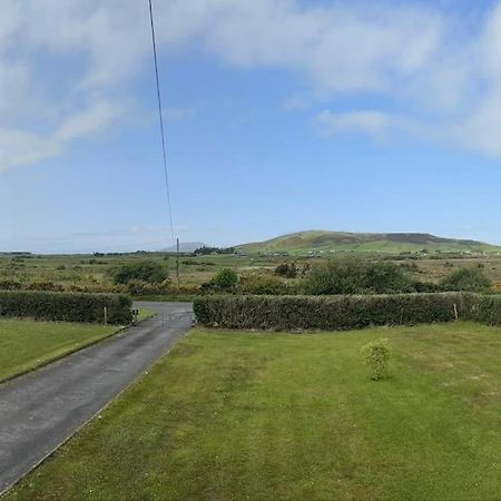Rosie'S Pad Louisburgh Exterior foto