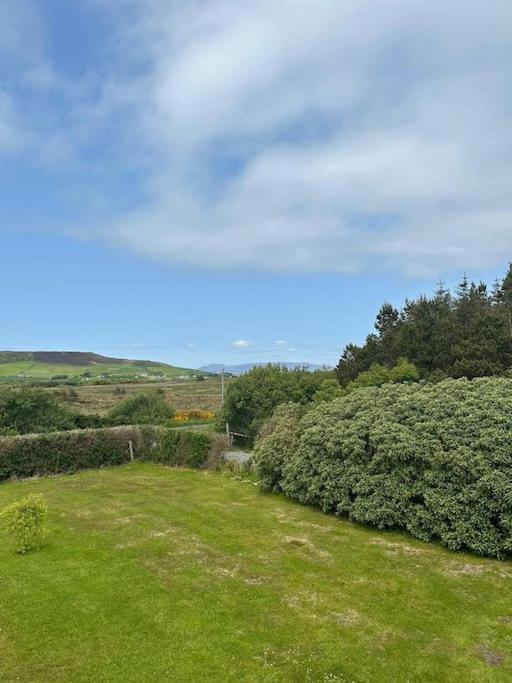 Rosie'S Pad Louisburgh Exterior foto