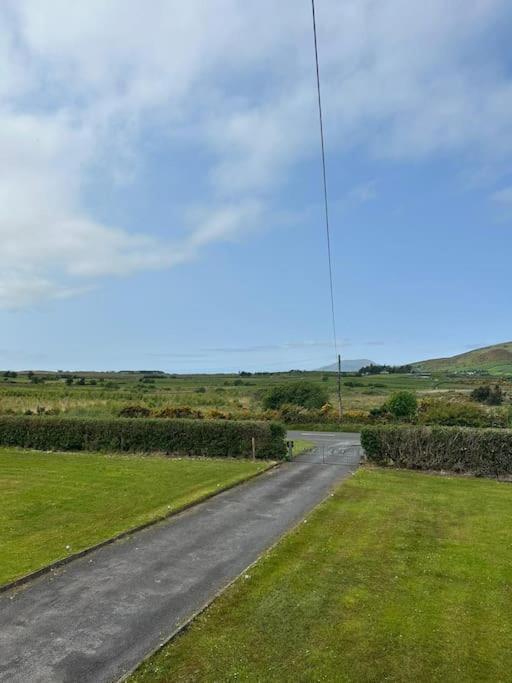 Rosie'S Pad Louisburgh Exterior foto