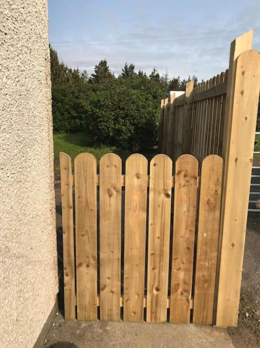 Rosie'S Pad Louisburgh Exterior foto